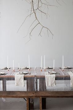 The Lavender Daily -Holiday Tablescape Ideas