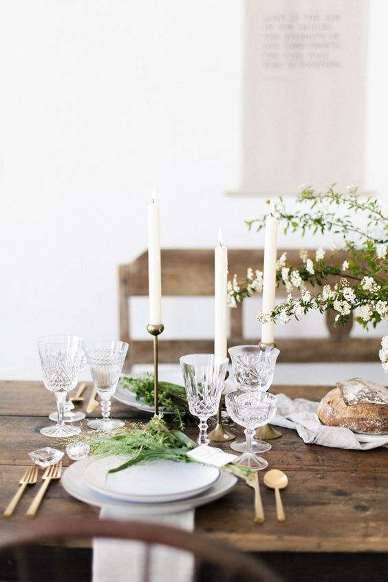 The Lavender Daily -Holiday Tablescape Ideas